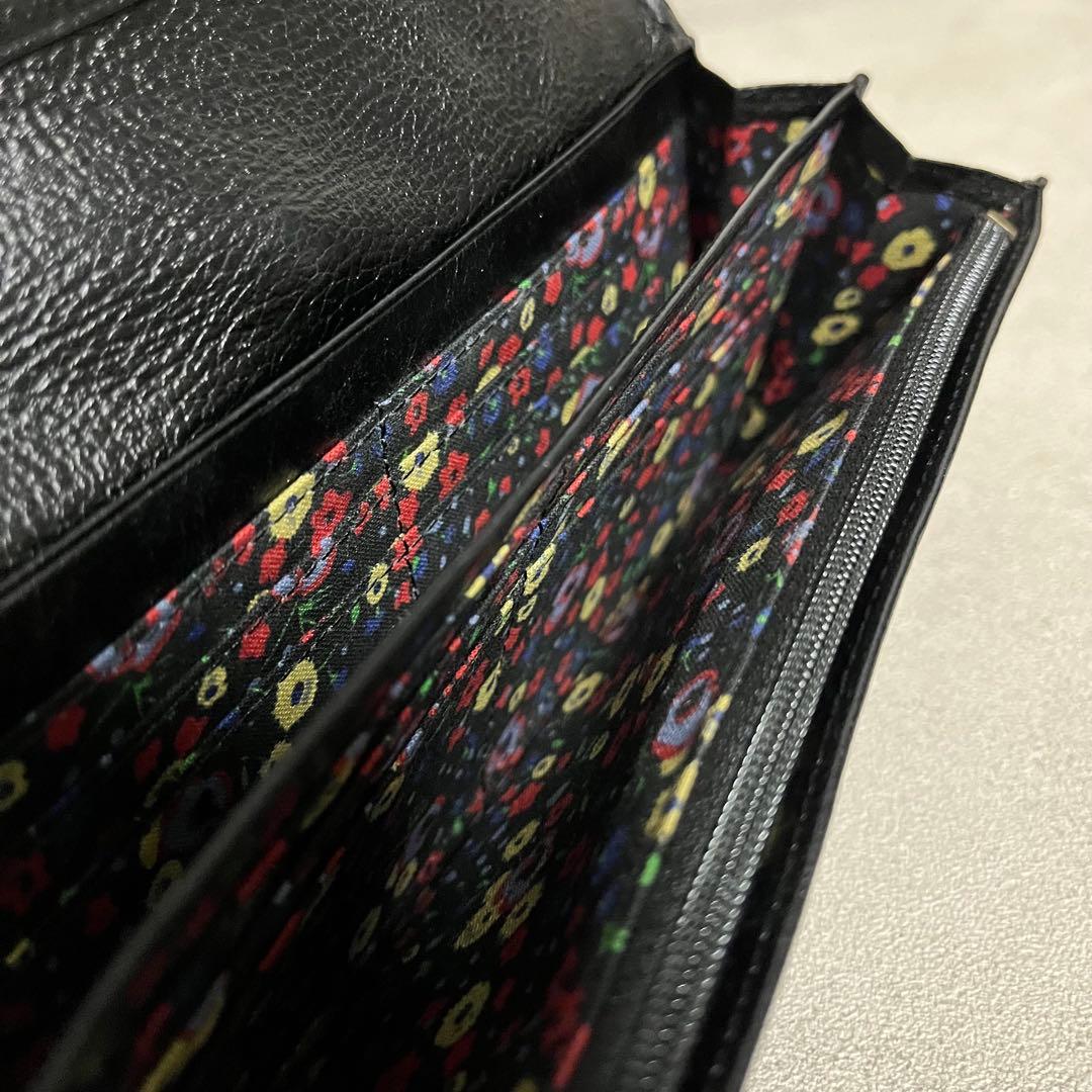 ANNA SUI アナスイ　がま口付き　ブラック　エンボス加工 長財布