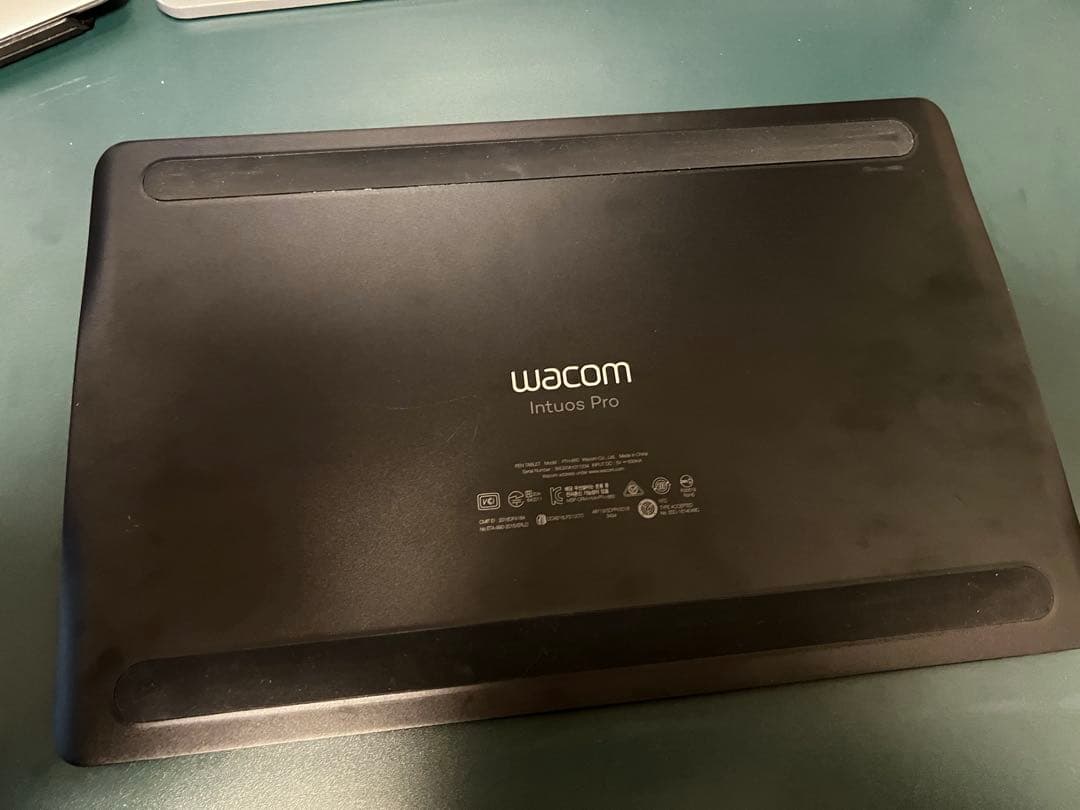 ワコム　ペンタブ　wacom intuos pro pht-660