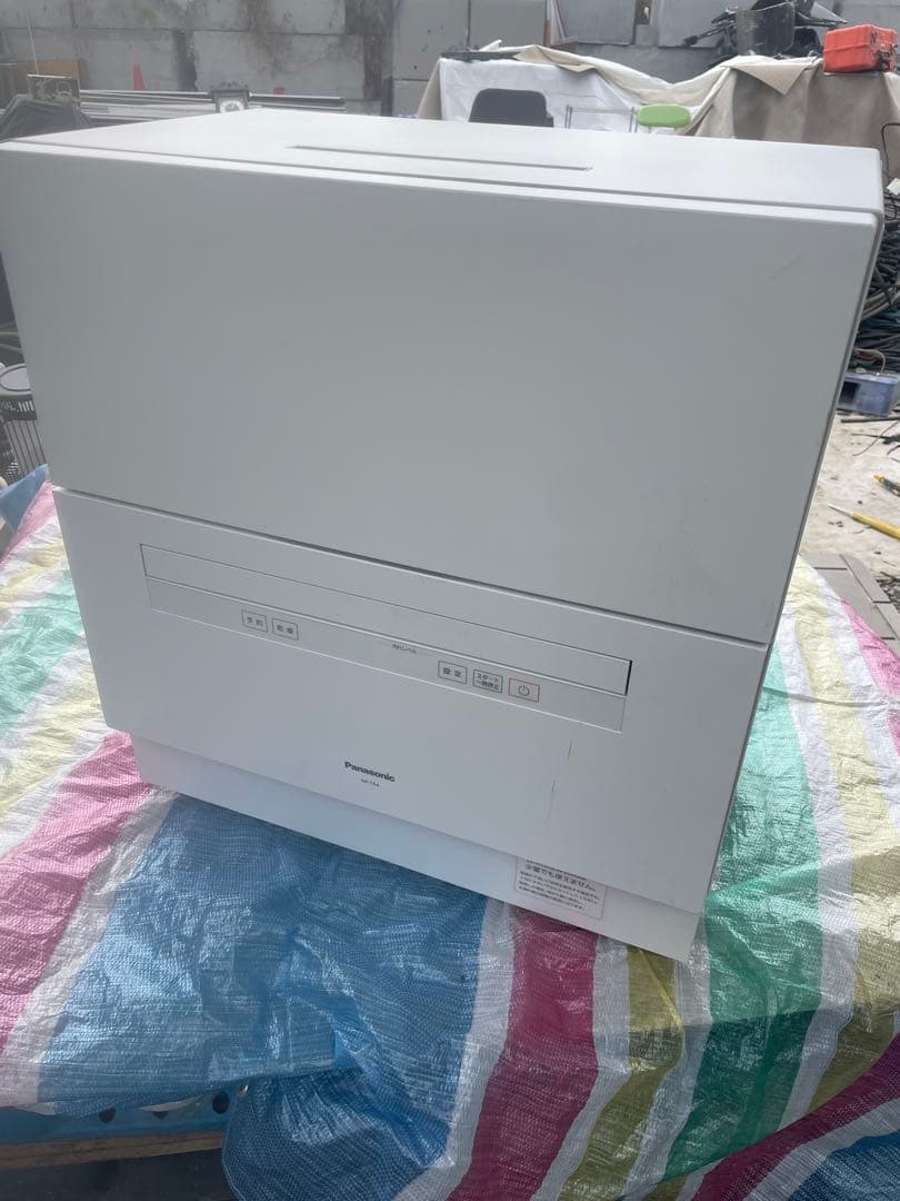 【全国送料無料】Panasonic 食器洗い乾燥機　2020年NP-TA4W￼
