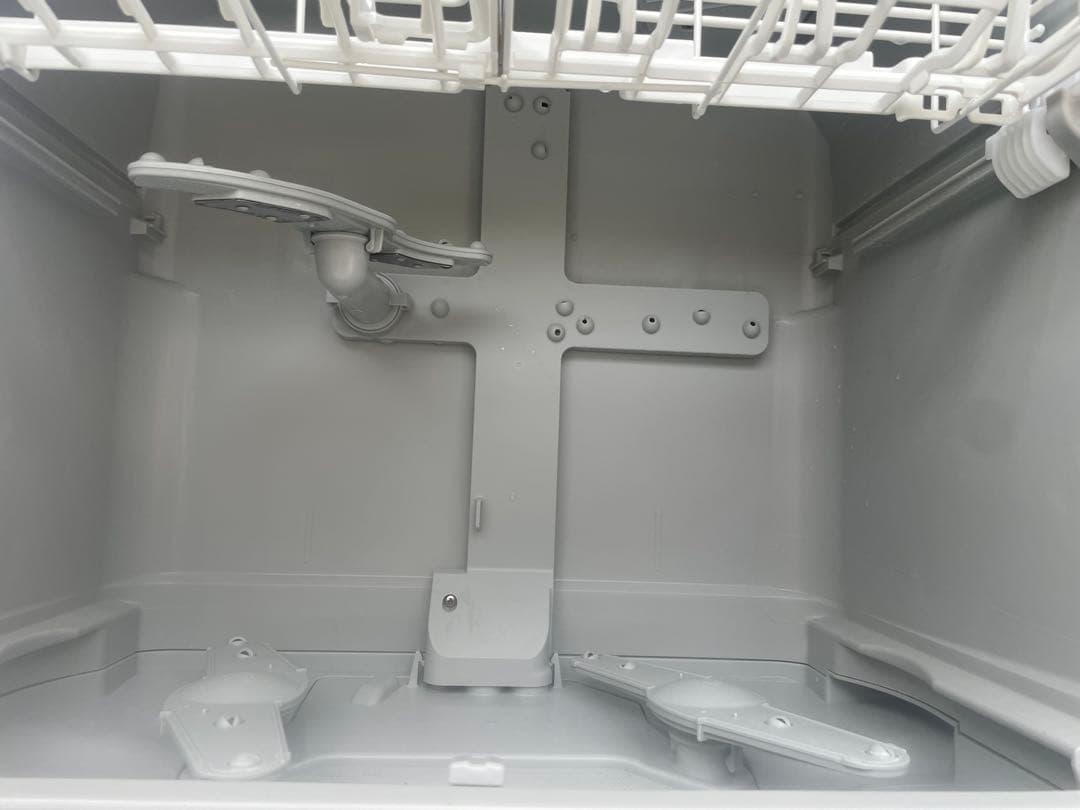 【全国送料無料】Panasonic 食器洗い乾燥機　2020年NP-TA4W￼