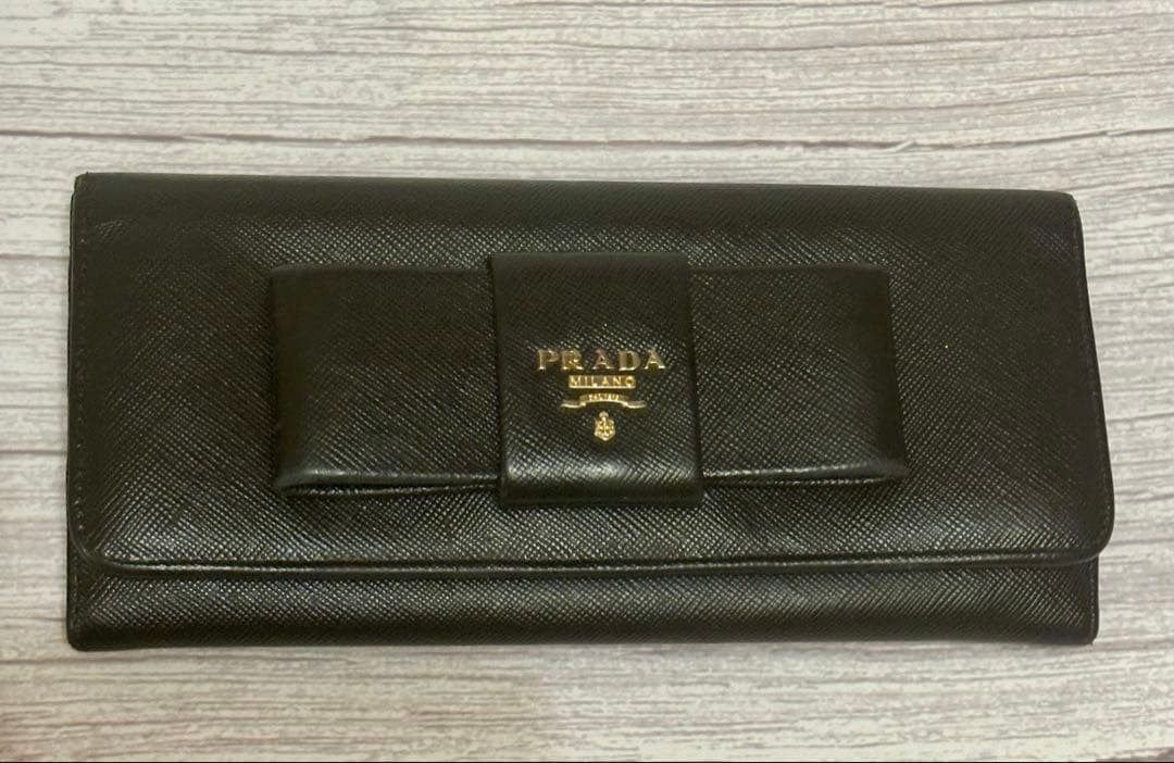 PRADA ブラック 長財布 リボン付き