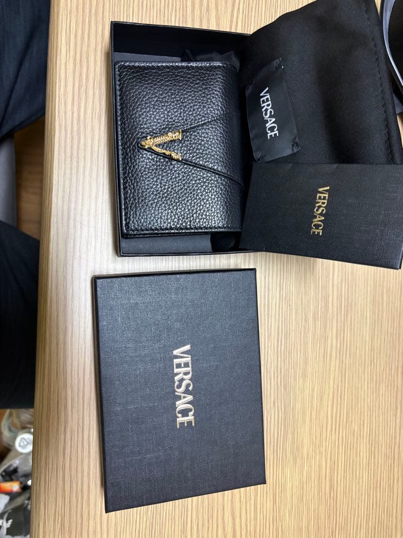 VERSACE ブラック 二つ折り財布
