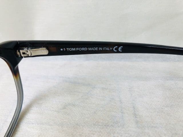 定価6万トムフォード眼鏡サングラスめがねメガネ国内正規品