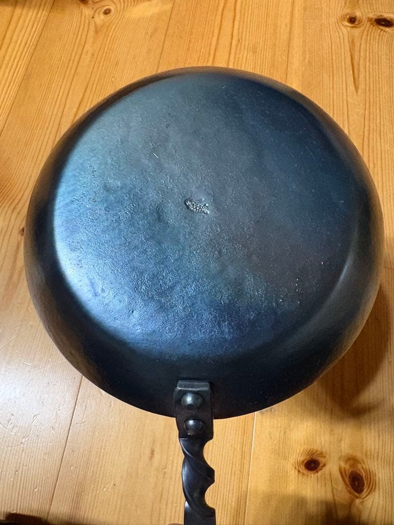 【millio】鍛造フライパン20cm、収納袋付き