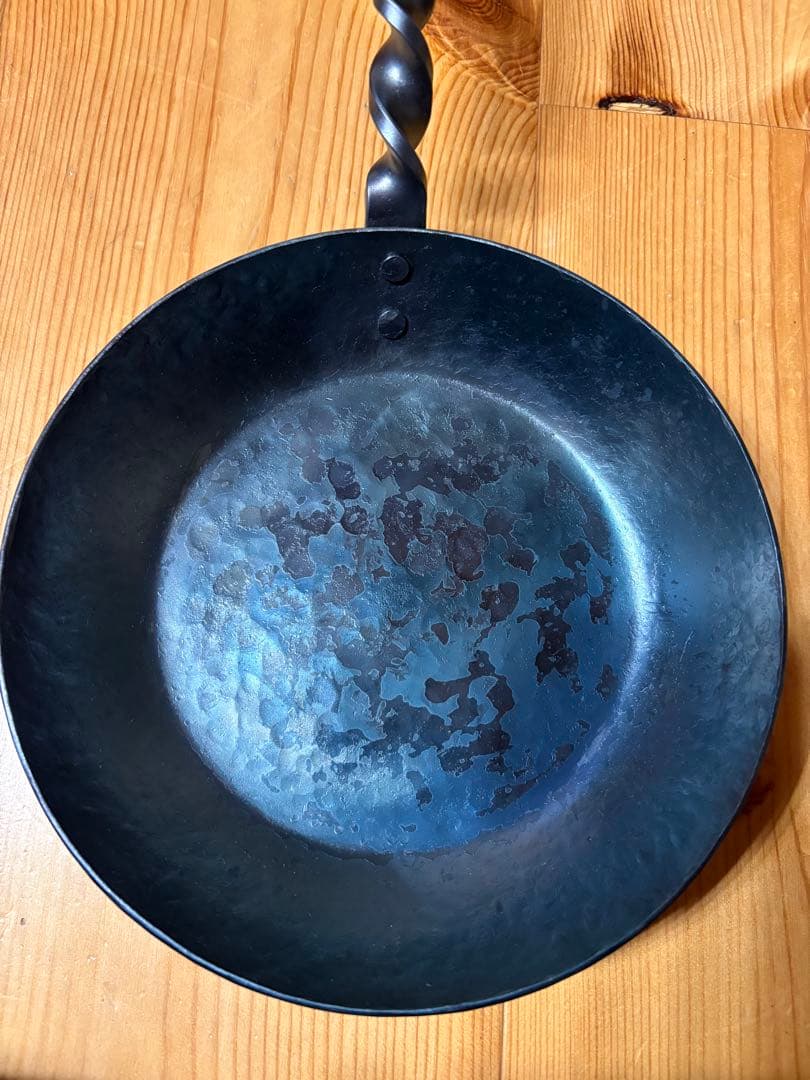 【millio】鍛造フライパン20cm、収納袋付き