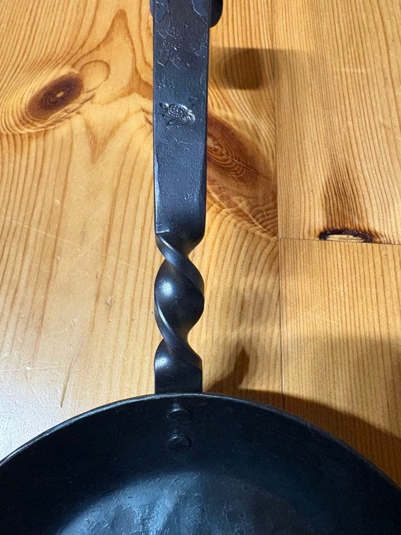 【millio】鍛造フライパン20cm、収納袋付き