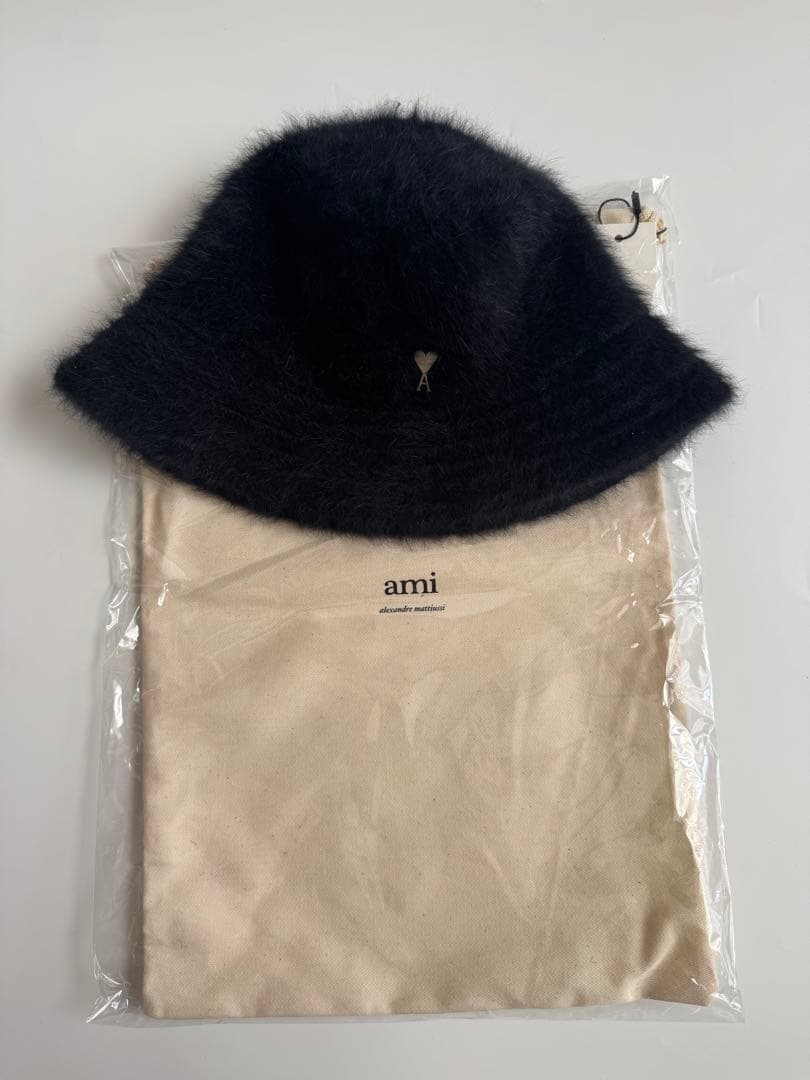アミパリス Ami スタッズ バケットハット　ブラック ファー
