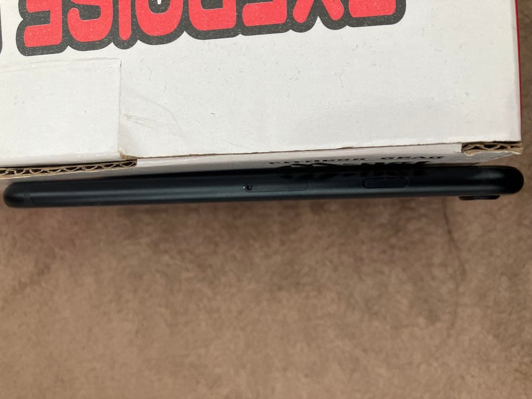 iPhoneSEブラック第3世代　SIMフリー　128GB