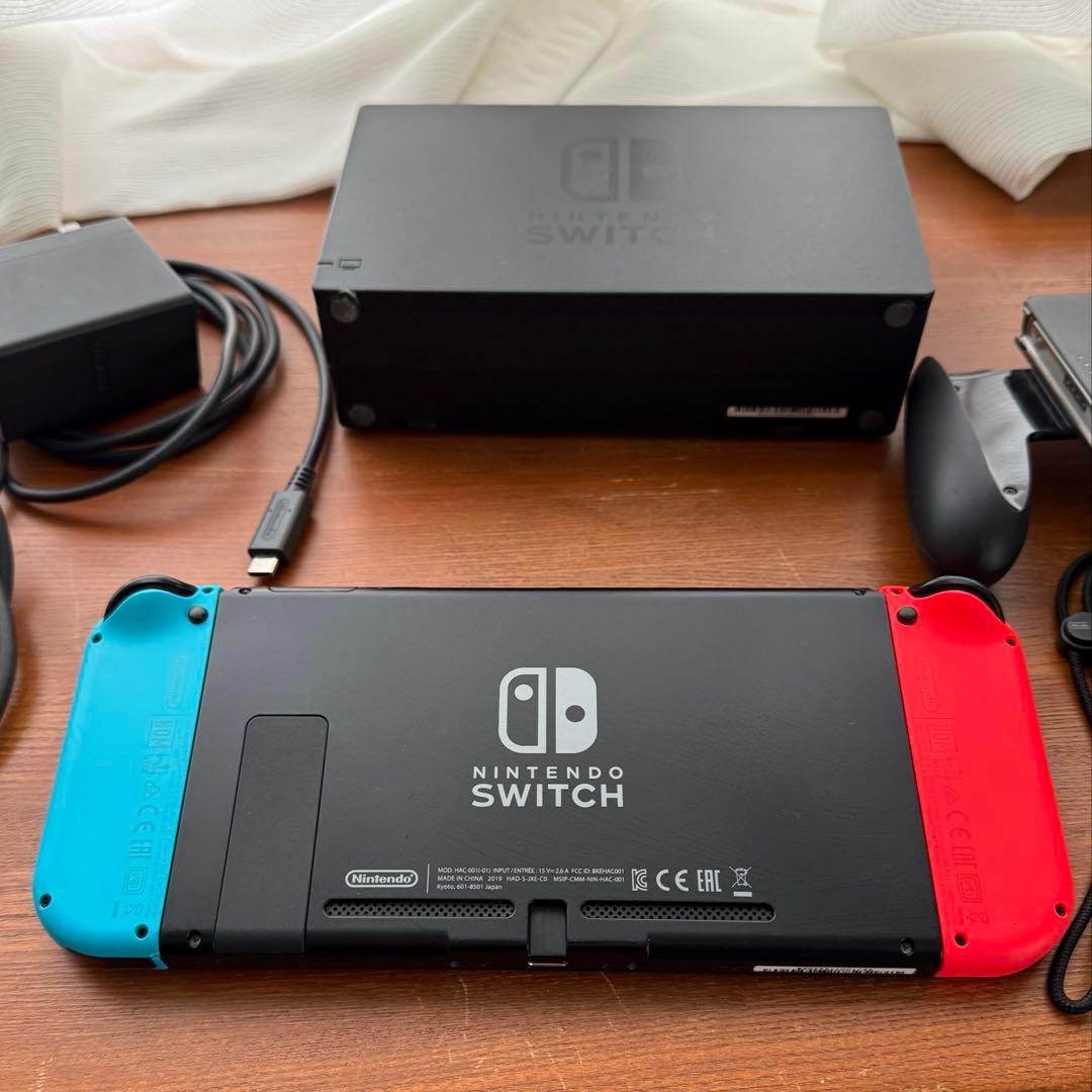 Nintendo Switch 赤/青 Joy-Con