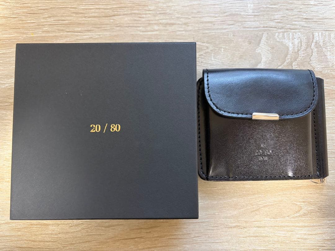 20/80 ブラック レザー 二つ折り財布