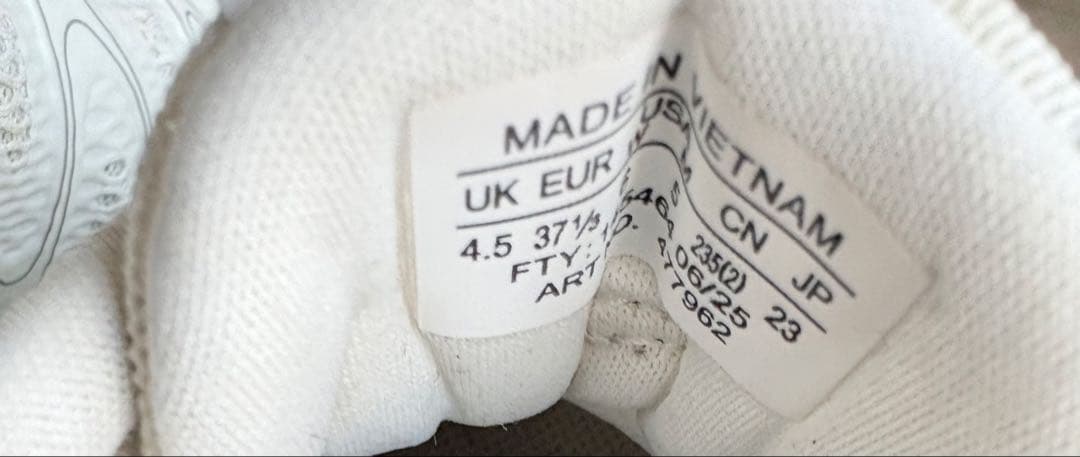 【2/915:00まで限定値下 即日発送】SALOMON スニーカー 23cm