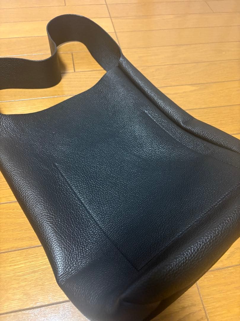 aeta レザー ショルダーバッグ