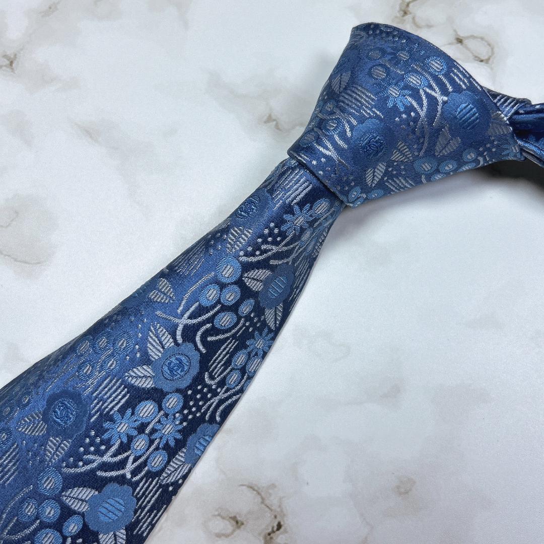 シャネル　ネクタイ　光沢　花柄　ボタニカル　チェーン　現行　青　ワンポイント