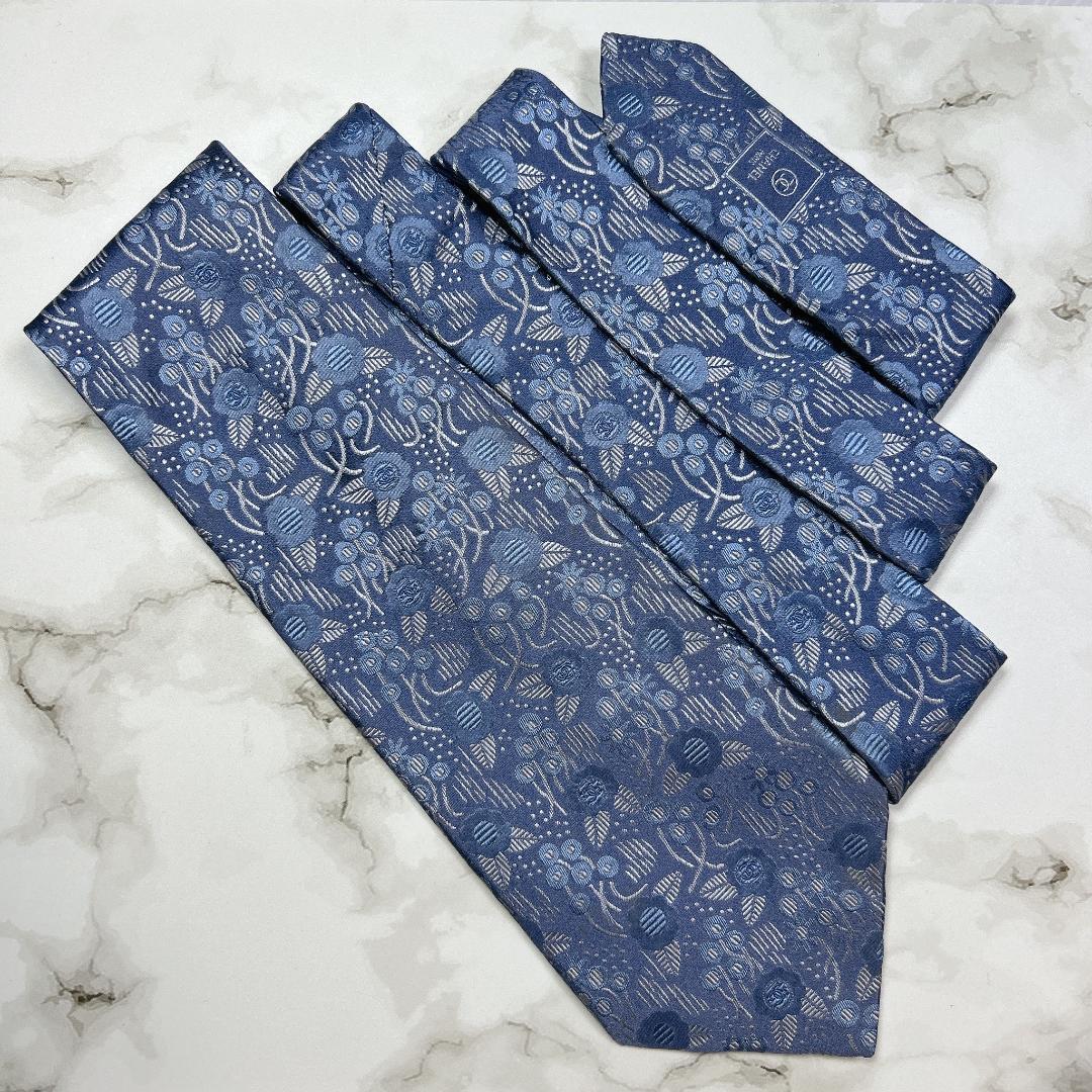 シャネル　ネクタイ　光沢　花柄　ボタニカル　チェーン　現行　青　ワンポイント