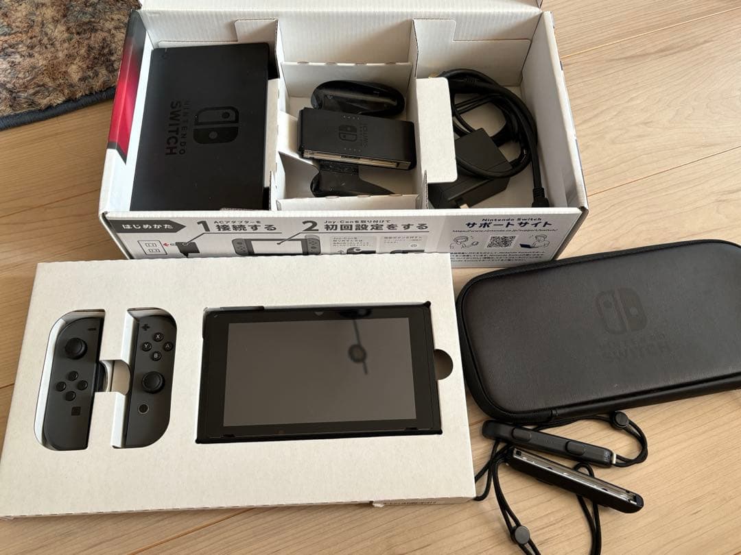 2018年新品購入美品 Nintendo Switch 本体 グレー 付属品あり