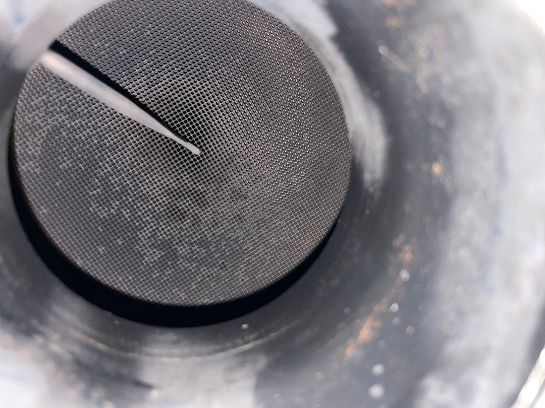 中古の触媒コンバーターです。