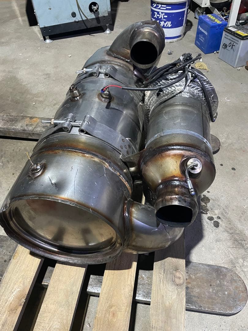 中古の触媒コンバーターです。