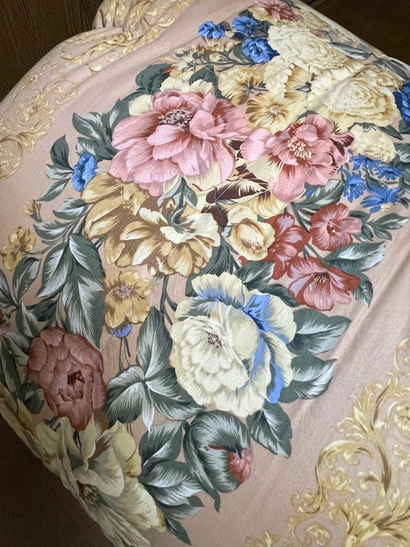 日本製高級羽毛布団　ダワン93% フェザー7%詰物1.4キロ　ふとん側綿100%