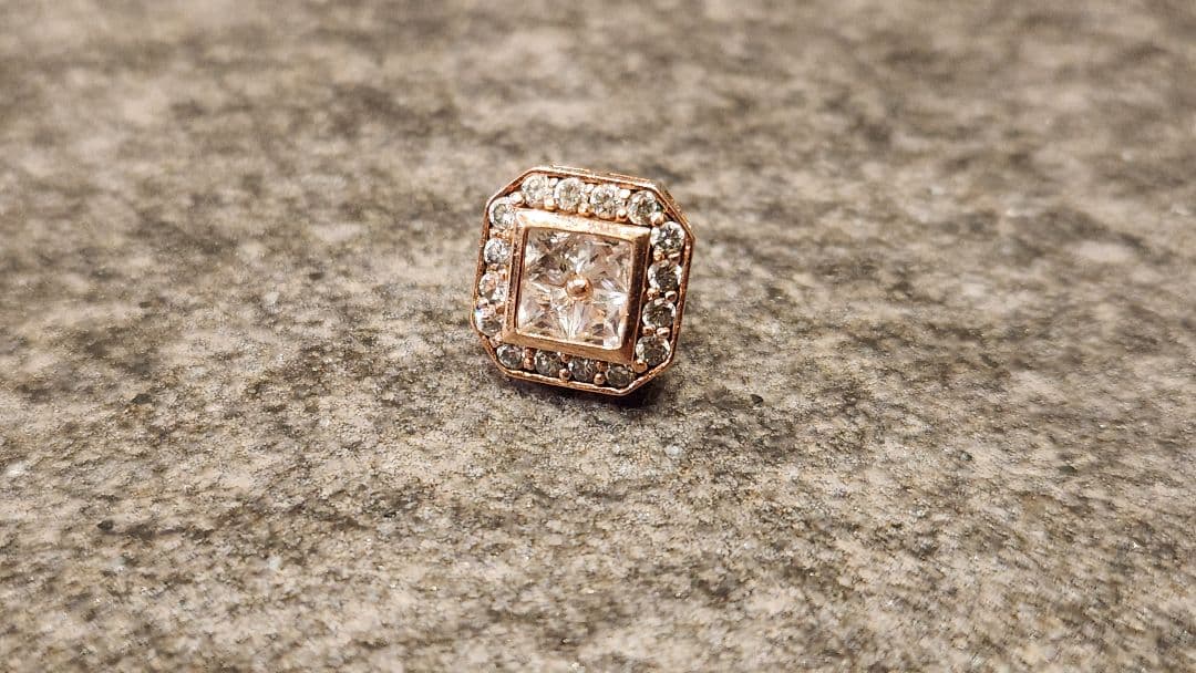 AVALANCHE アバランチ 10Kレッドゴールド ピアス スクエア型 ピアス