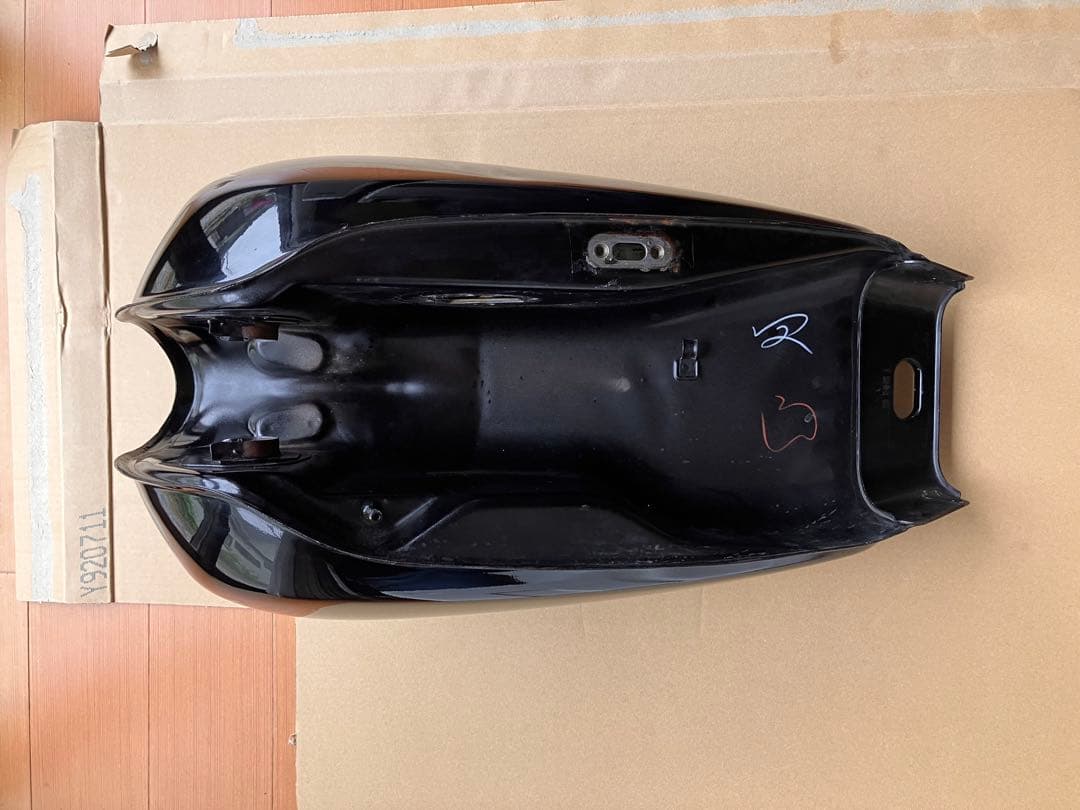 ヤマハYB125SPガソリンタンク