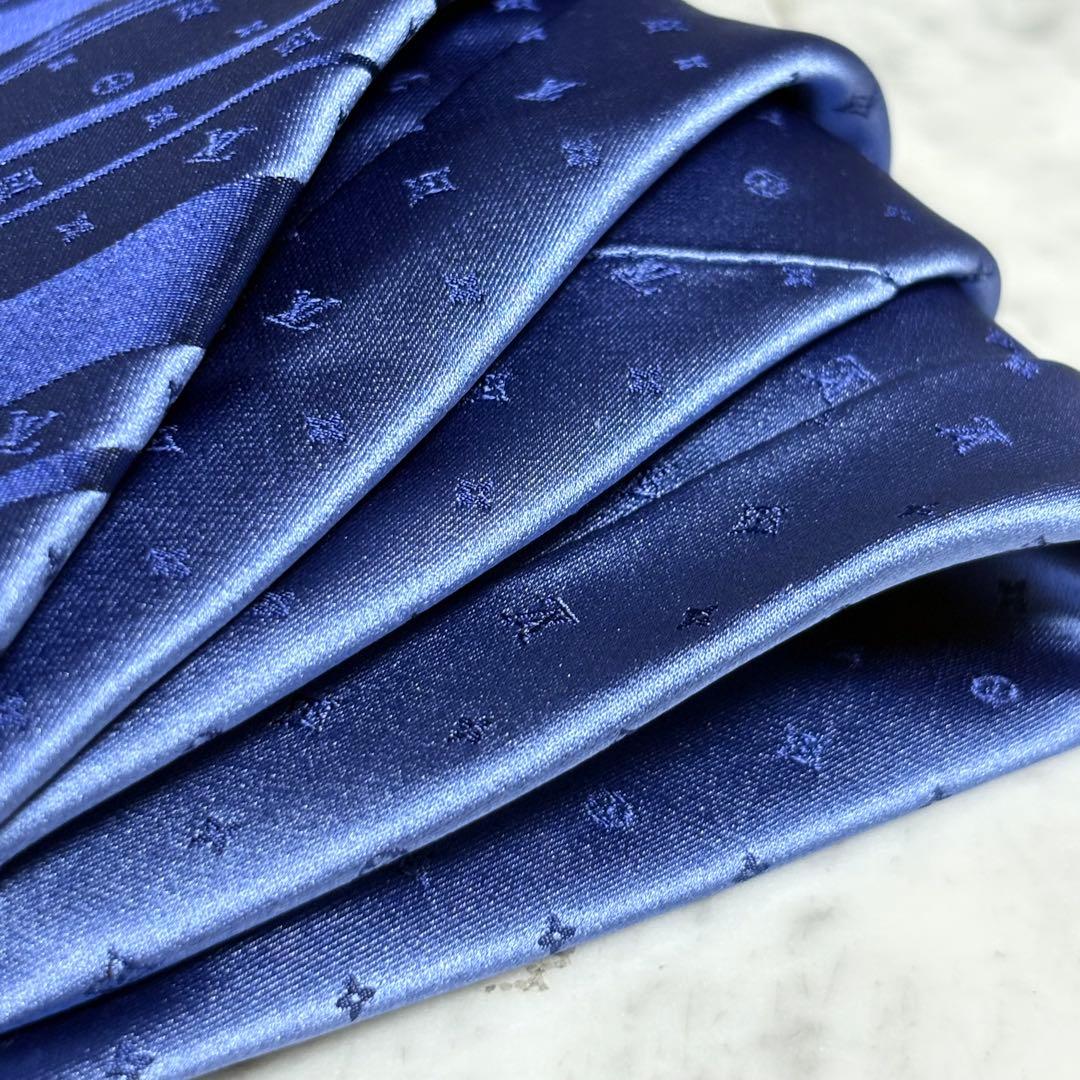 LOUIS VUITTON ネクタイ ブルー系 光沢 モノグラム ストライプ