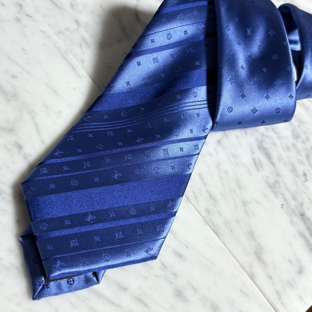 LOUIS VUITTON ネクタイ ブルー系 光沢 モノグラム ストライプ