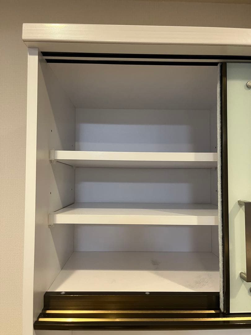 ホワイト食器棚 ガラス扉付き 中型　湯川家具