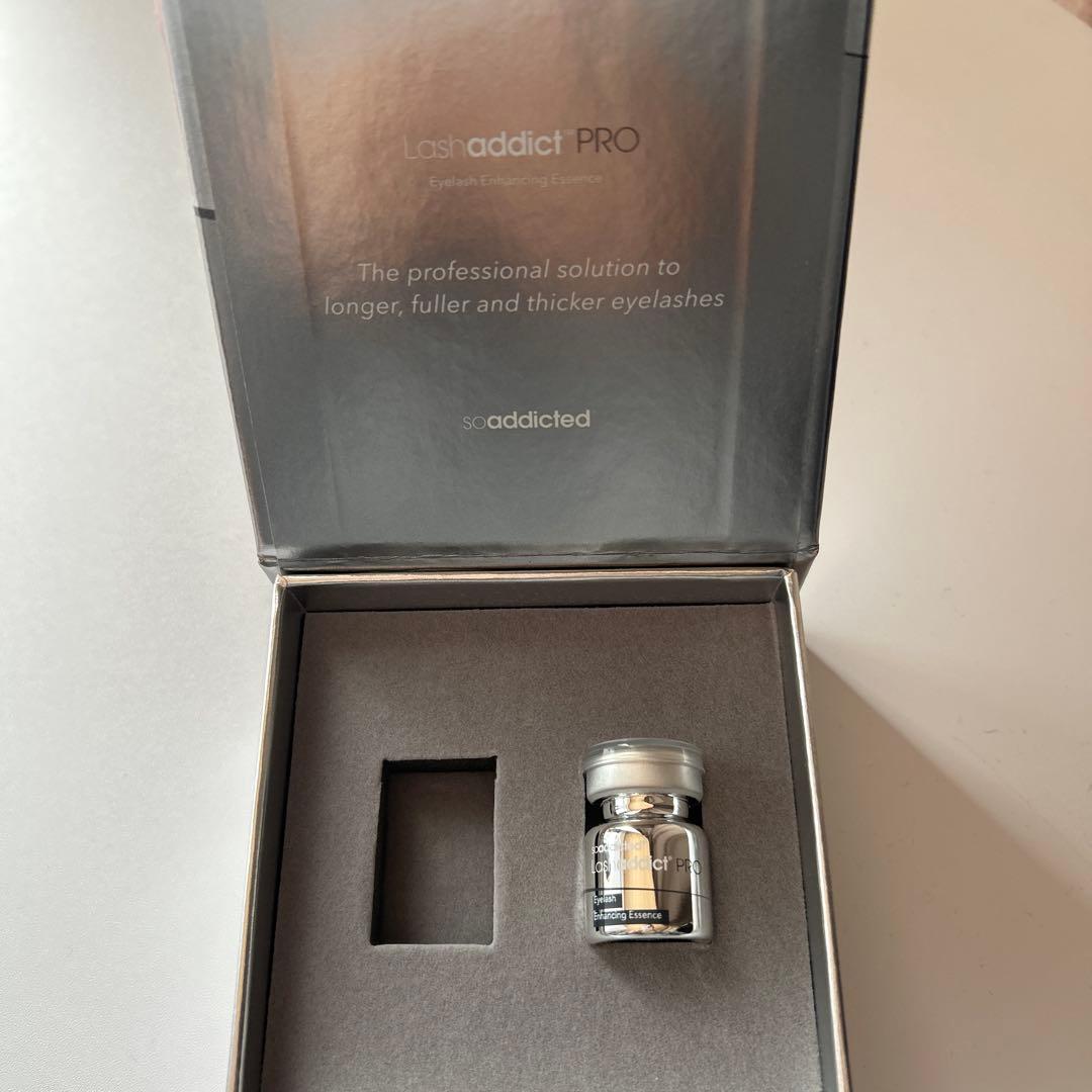 Lashaddict PRO まつ毛美容液