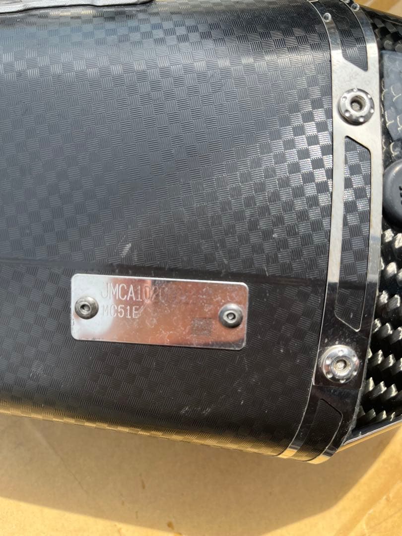 cbr250rr ヨシムラスリップオンマフラー カーボン　傷あり