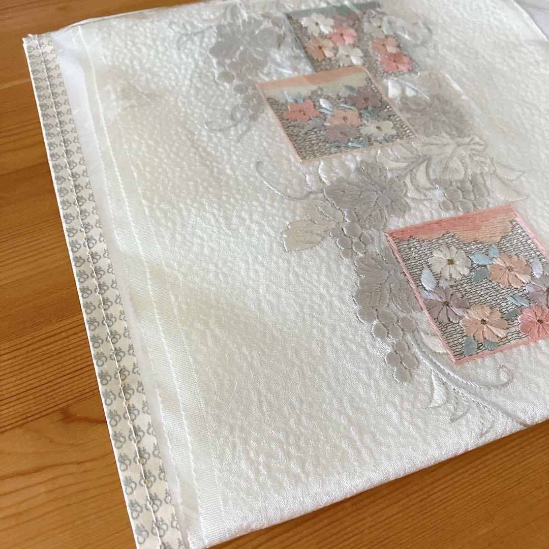 【未使用】刺繍　半衿　正絹　成人式　結婚式　振袖　訪問着　ママ振　絹100%