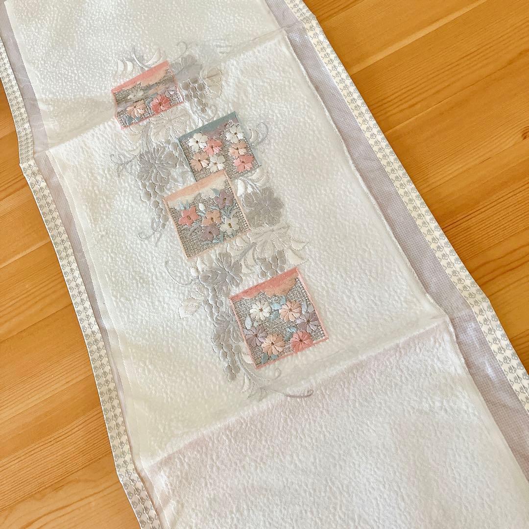 【未使用】刺繍　半衿　正絹　成人式　結婚式　振袖　訪問着　ママ振　絹100%