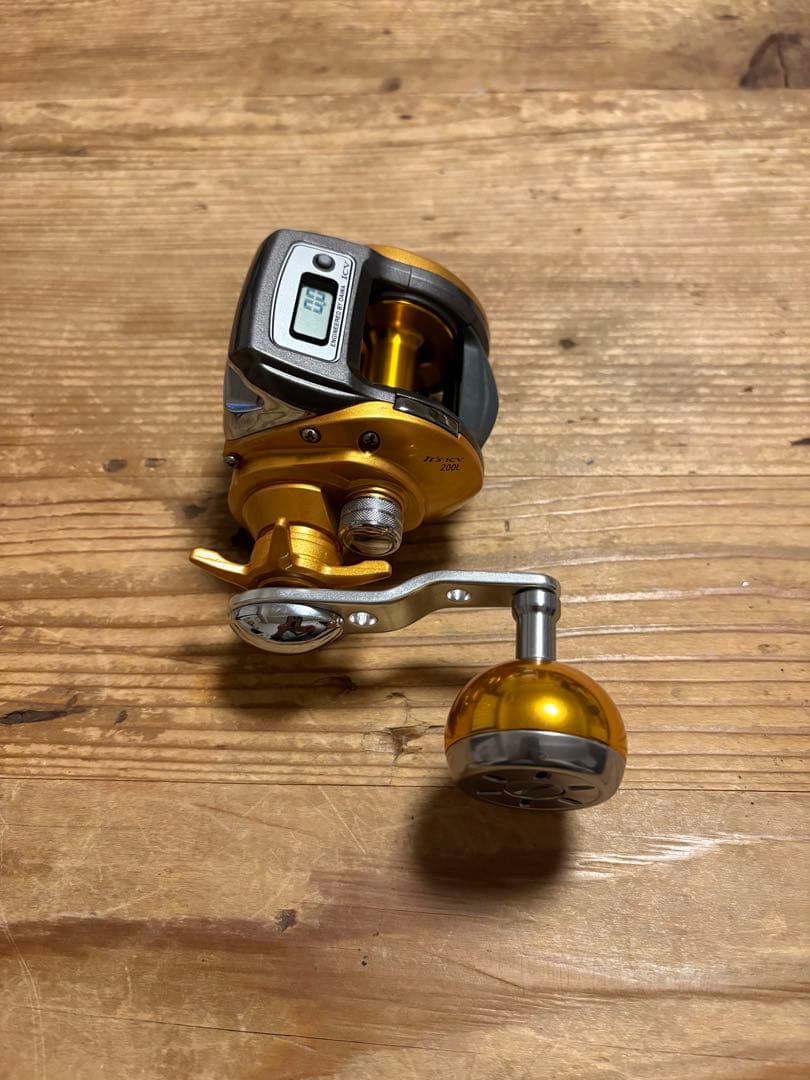 【美品】Daiwa イッツ ICV 200