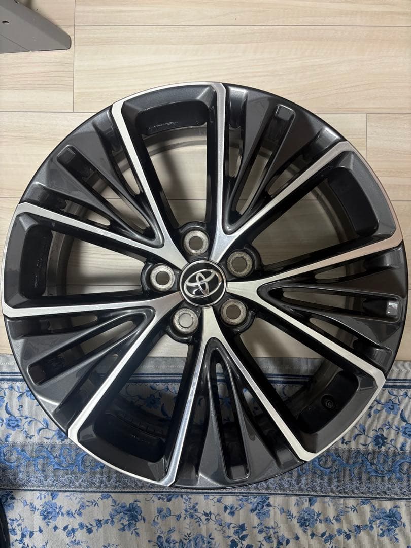 【zipang77様 】60プリウス 純正19インチ　1本売り※本数は、相談可。