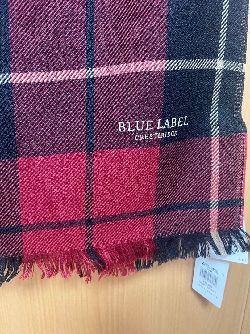 ブルーレーベル クレスブリッジ ウール、絹、カシミヤ　シルクマフラー00