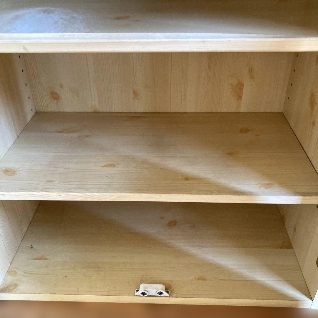 ガラス扉食器棚　パイン材