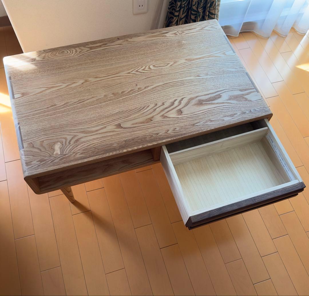 ACTUS RELIEF リビングテーブル