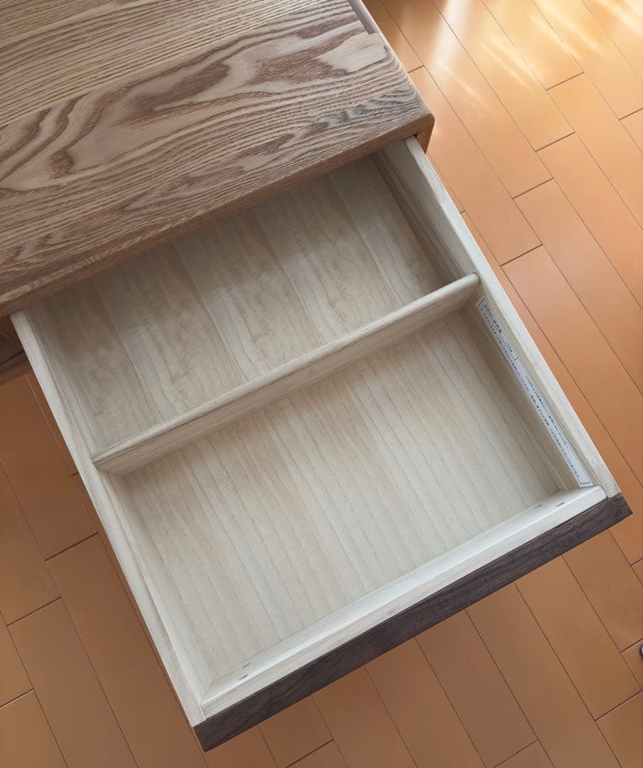 ACTUS RELIEF リビングテーブル