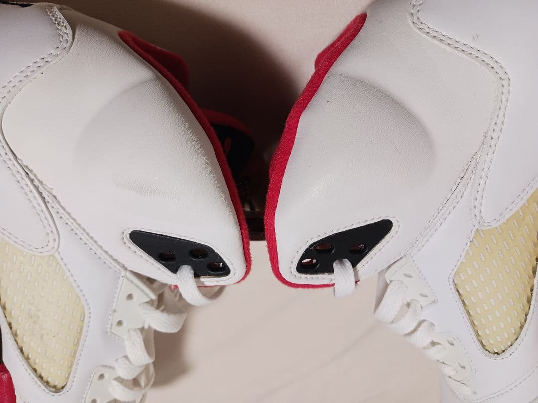 AIR JORDAN 5 RETRO 　エアジョーダン　スニーカー