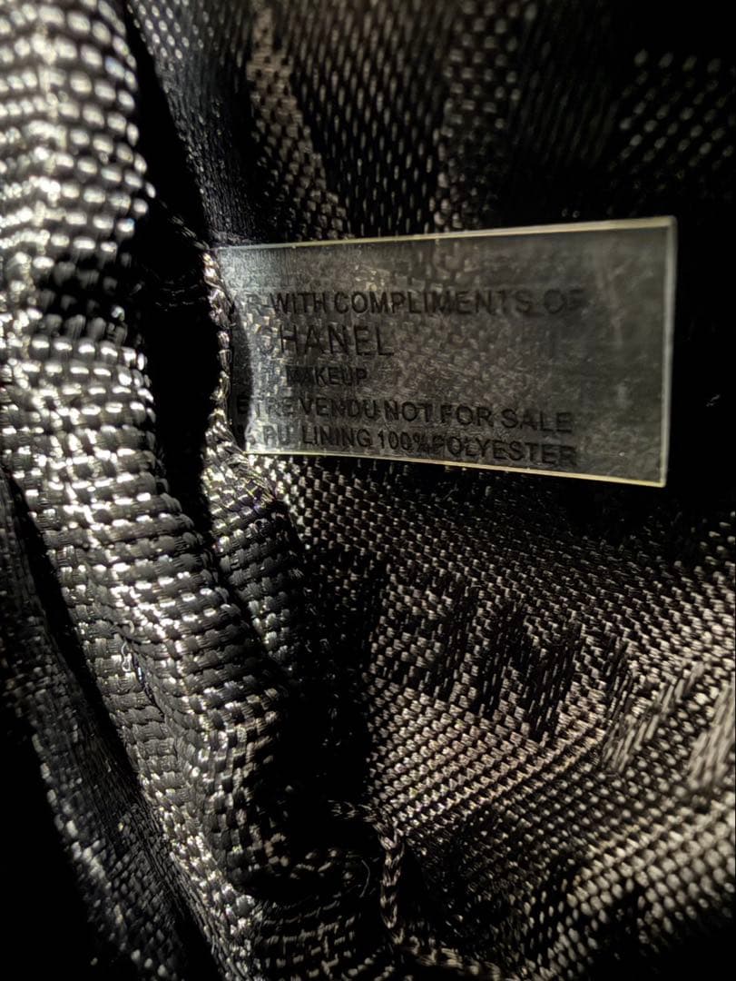 CHANELシャネルノベルティ　スマホショルダー　ケース