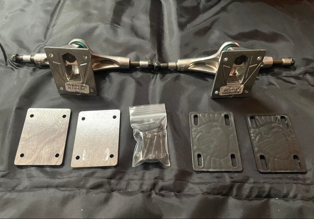 THUNDER TRUCKS トラック スケボー