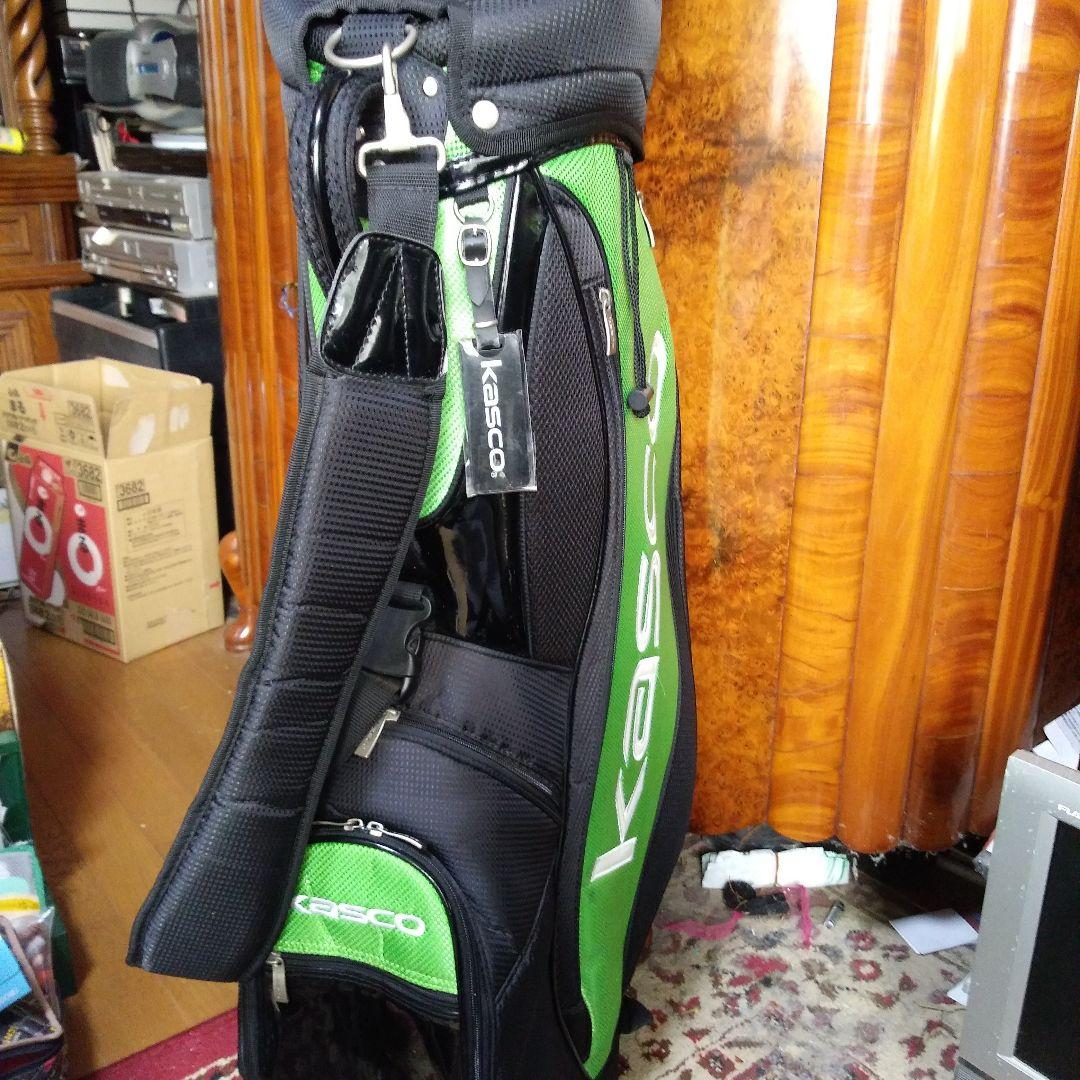 キャスコキャディバック美品、色ブラックをベースにグリーンのデザインが入ってます