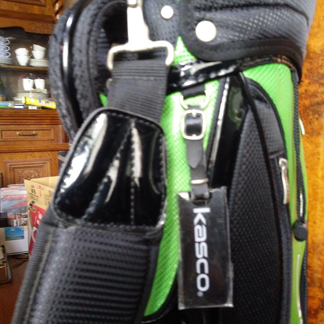 キャスコキャディバック美品、色ブラックをベースにグリーンのデザインが入ってます