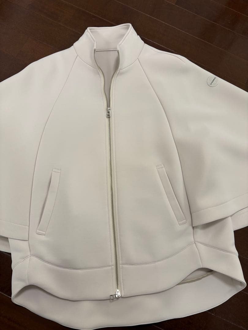 SYSORUS×akko3839 スタンドカラージップポンチョ　オフホワイト