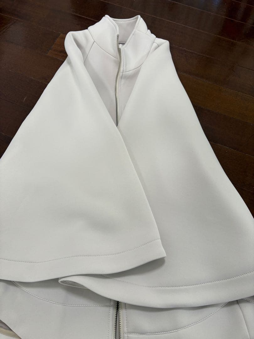 SYSORUS×akko3839 スタンドカラージップポンチョ　オフホワイト