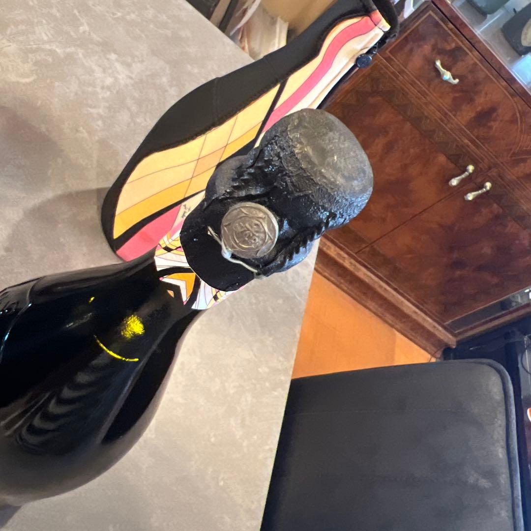 ヴーヴクリコ　エミリオプッチ　シャンパン　VeuveClicquot 1996