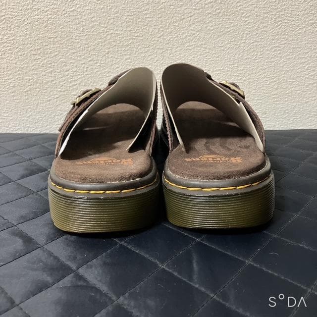 【未使用】ドクターマーチン サンダル NIKOLAI 茶（プー102）