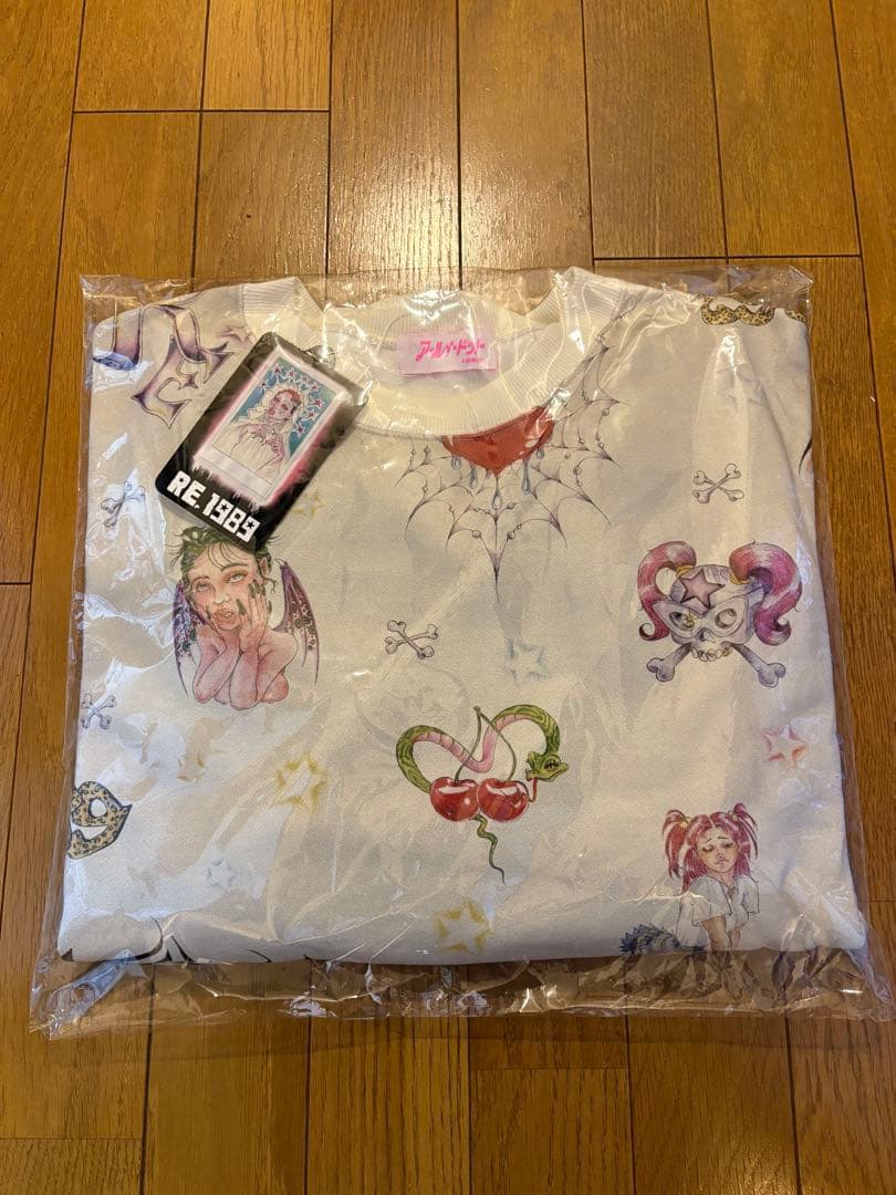 RE.仲里依紗 完売手書きスウェット ホワイト