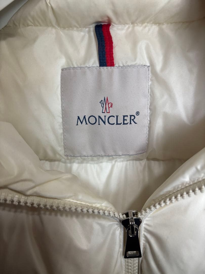 MONCLER フード付きダウンベスト ホワイト