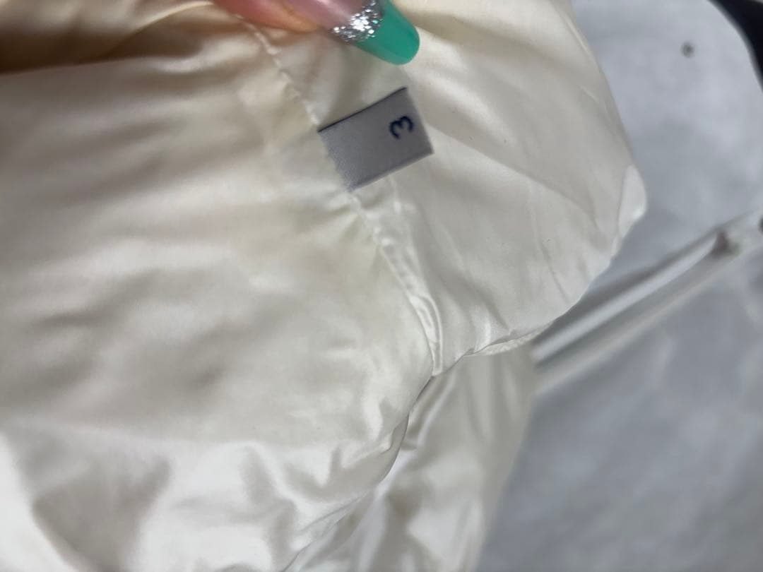 MONCLER フード付きダウンベスト ホワイト