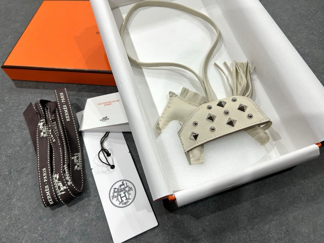 【新品未使用】ロデオ・ロベオクールPM シルバースタッズ チャーム K刻印